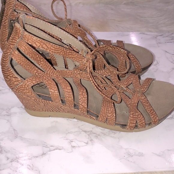 Hokus Pokus Size 7 1/2 gladiator style shoes - Picture 8 of 8